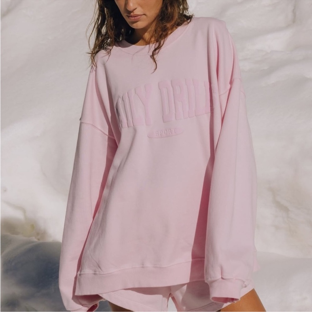 Daily Drills Cupid Oversized Sweatshirt and pants set
- no flaws